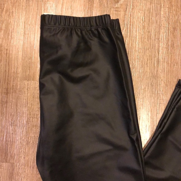 Matte faux leather leggings - Picture 4 of 5